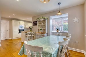 Kitchen/Diner- click for photo gallery